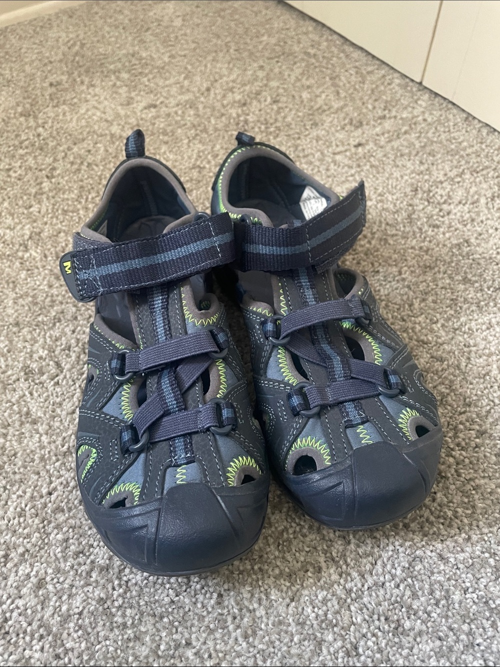 NWOT Merrell Hydro Hiker Sandals Boy Sz 2 Navy leather / textile adjustable